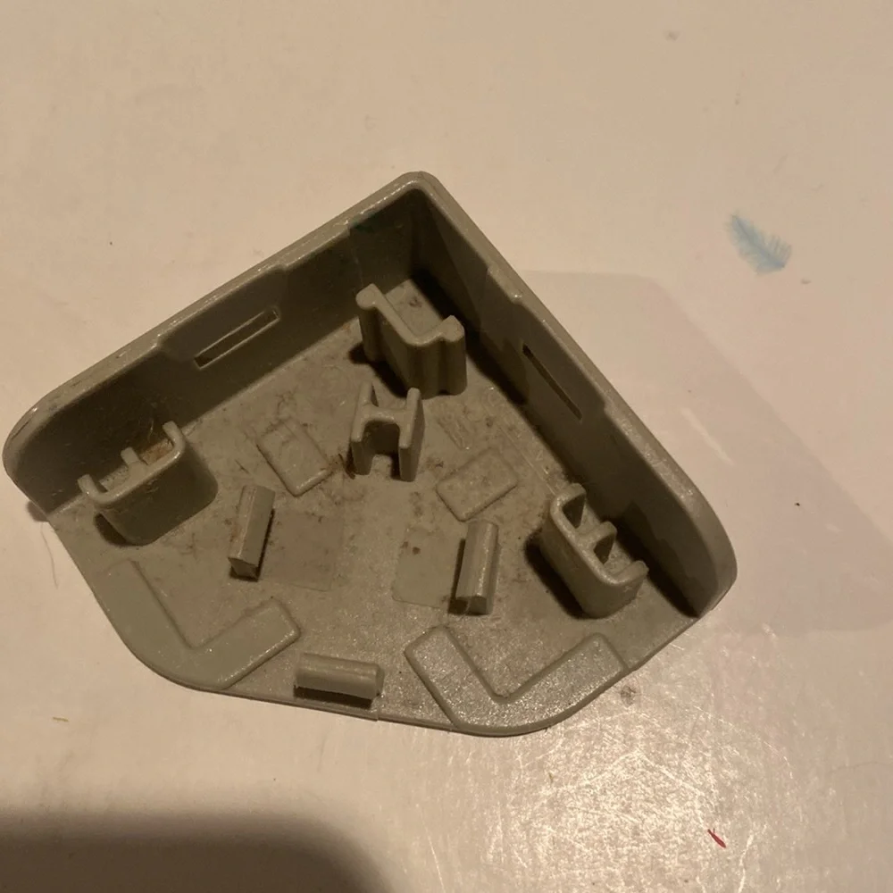 Rabbit cage replacement corner clip